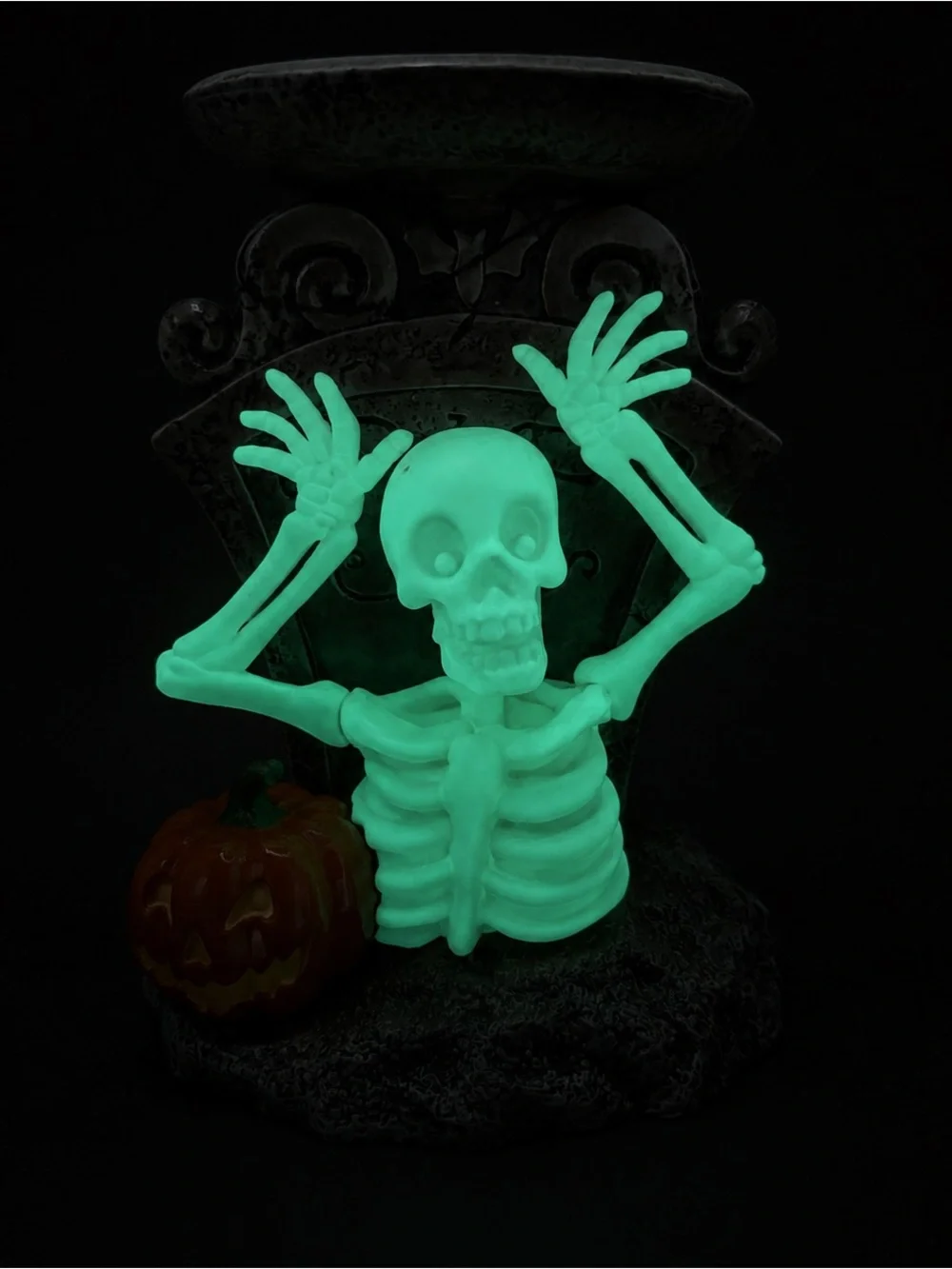 Bath & Body Works 2026 Glow-in-the-Dark Dancing Skeleton 3-Wick Candle Holder